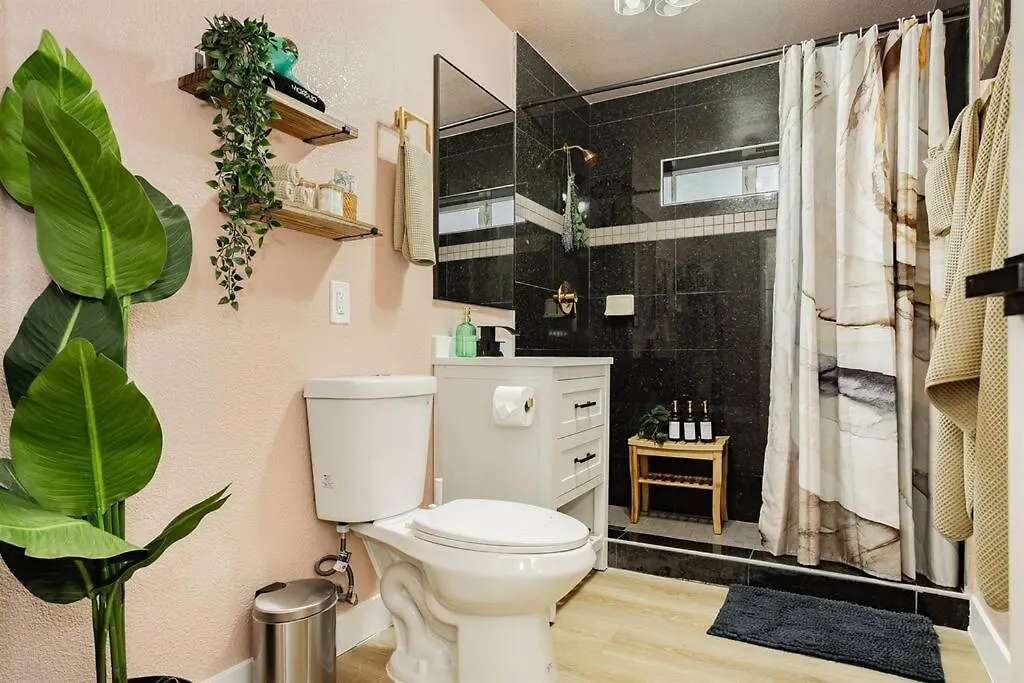 Star Motel Unit 3- New Premier & Private Las Vegas Arts District Home 0*,  美国